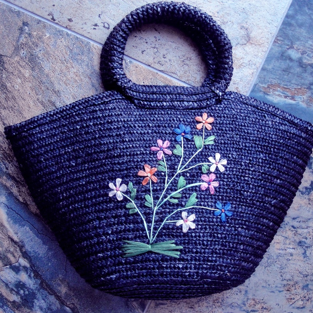 Vintage Black Straw Purse/Staw Embelished Flowers